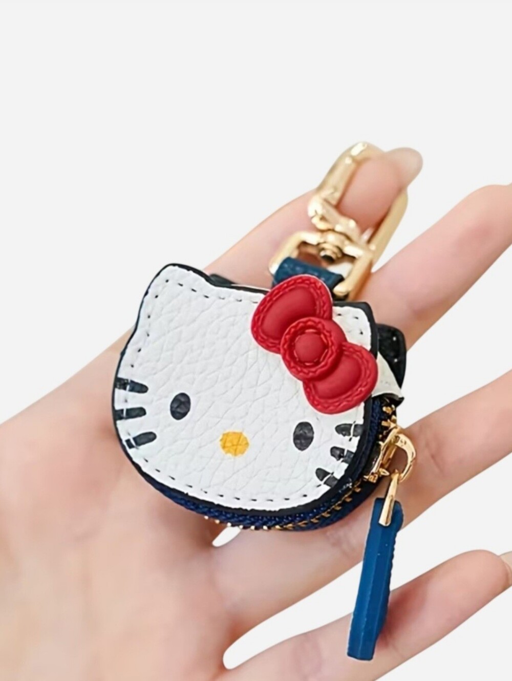 Sanrio Hello Kitty Mini Coin Purse Keychain also a Bag Charm Brand NEW